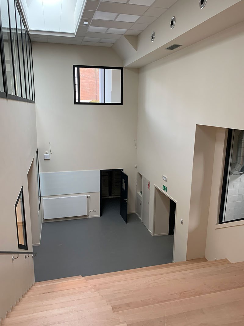 Réalisation Dinjart - Châssis alu à Louvain-la-Neuve - Open Hub