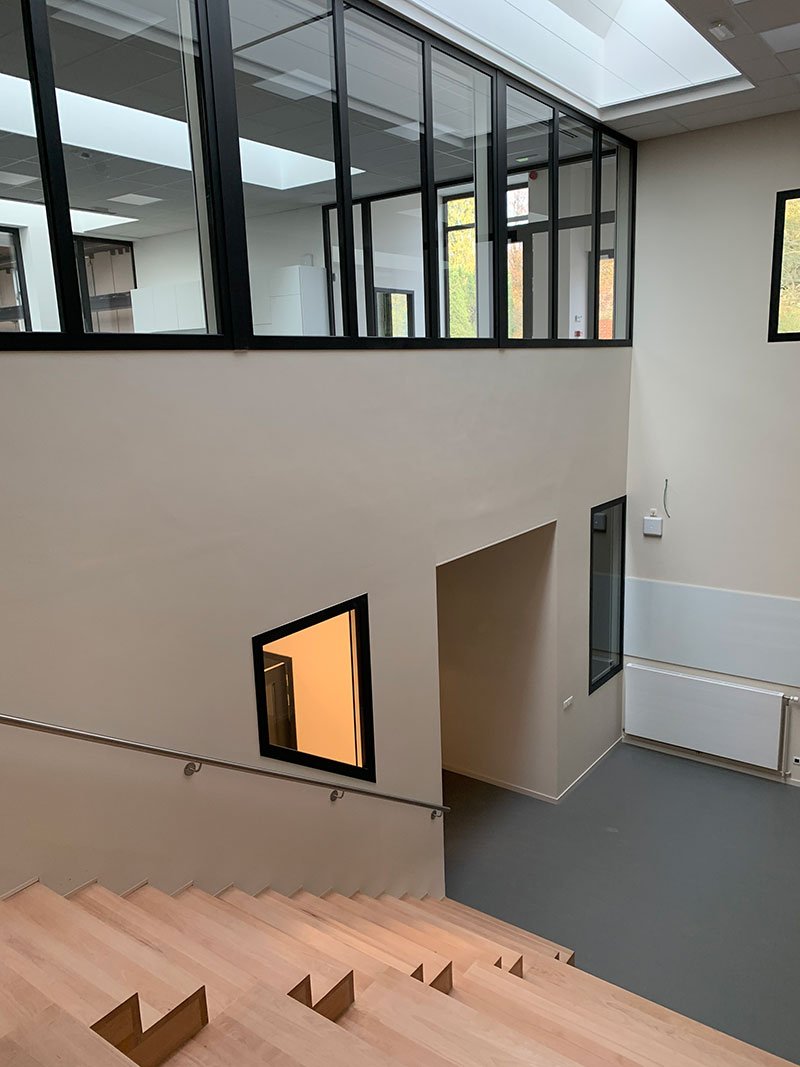 Réalisation Dinjart - Châssis alu à Louvain-la-Neuve - Open Hub